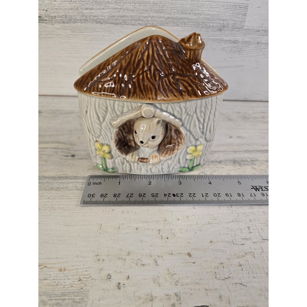 Vintage Ceramic Squirrel Cottage Napkin Holder Thatched Roof House 4.5" - Picture 5 of 6